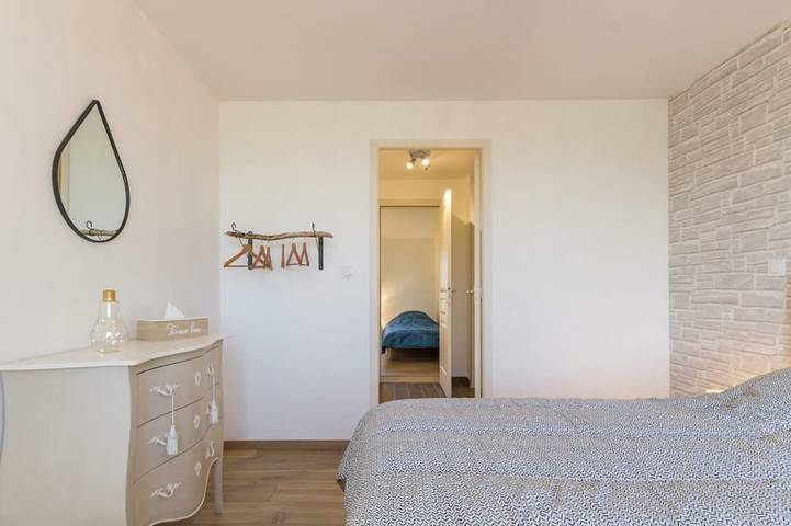 Gîte pour 4 personnes, avec jardin à Vains - 3