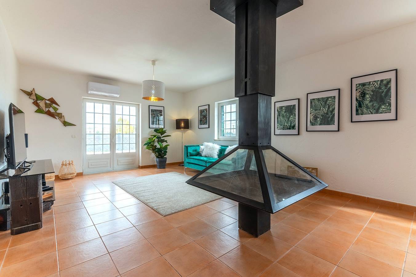 Villa 'Marmeleira Country House' con Terraza Privada, Wi-Fi y Aire Acondicionado in Alenquer, Rio Tejo
