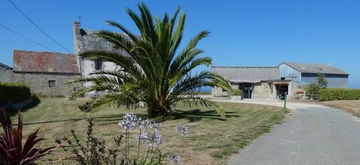 Gîte pour 4 personnes, avec jardin et terrasse à Cléder