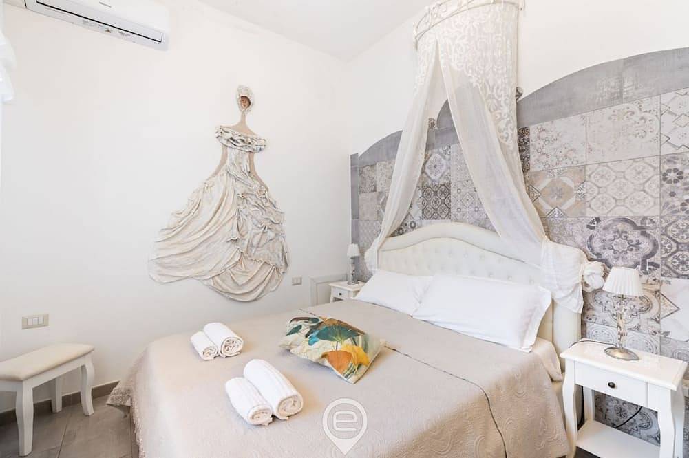 Domo Antico Borgo - White Room in Oristano, Campidano