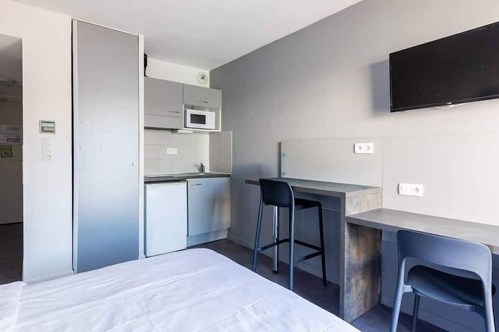 Entire apartment, À 5km de Montpellier | Piscine sur place | Clim in Saint-Jean-de-Védas, Mediterranean Coast (France)
