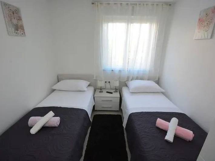 Ganze Wohnung, 1 mit Schwimmbad und Garten in Općina Sveti Filip i Jakov, Zadar