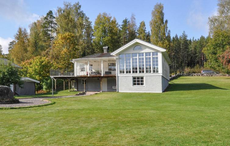 Hus för 10 Personer med terass in Vänern