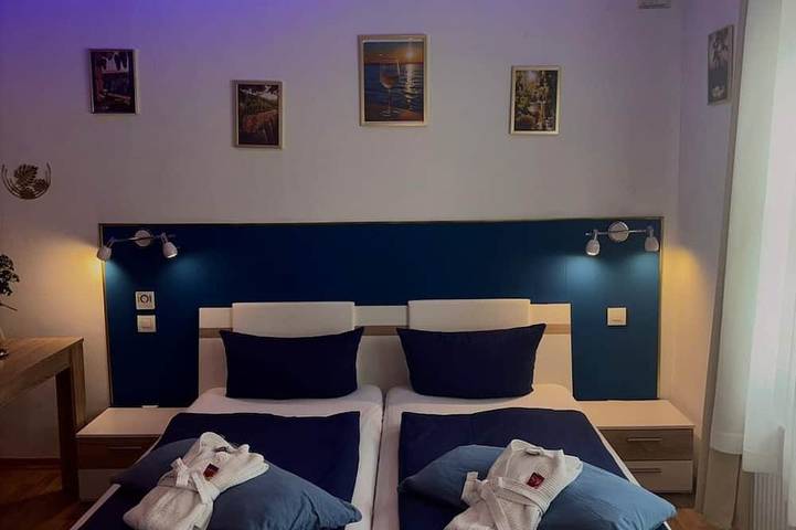 Ferienwohnung für 2 Personen, mit Pool und Sauna sowie Garten und Terrasse in Wertheim