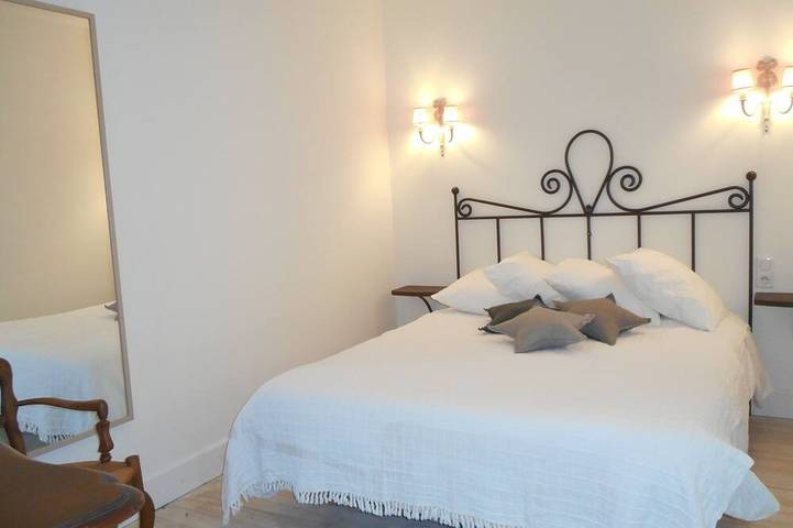 In the Mas des Pampres, Provence is at your fingertips in Cabannes, Arles region