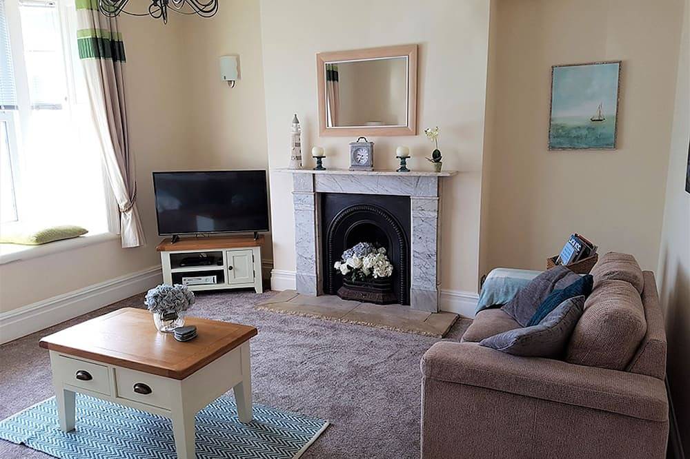 Entire apartment, Water's Edge - Sea Front Self Catering Apartment in the Heart of Swanage in Swanage, Dorset