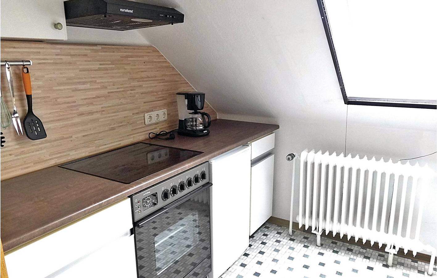 Ganze Ferienwohnung, Gemütliches 2BR Apartment mit Terrasse & Parkplatz 300m vom Osterbruch Zentrum in Osterbruch, Cuxland