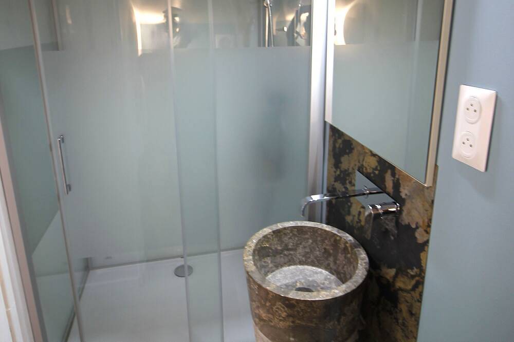 Entire apartment, Lo Pitchoun, Gite for 2 with Jaccuzzi in the heart of nature Gaillac in Gaillac, Albi region