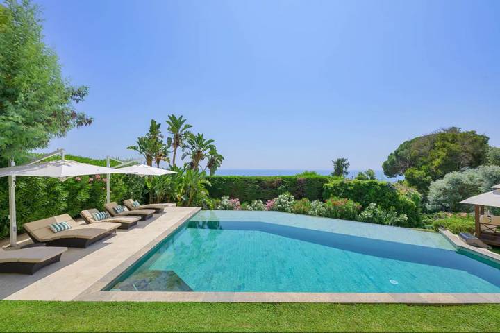 Maison de vacances pour 10 personnes, avec piscine ainsi que balcon et jardin, adapté aux familles dans les Alpes maritimes - 2