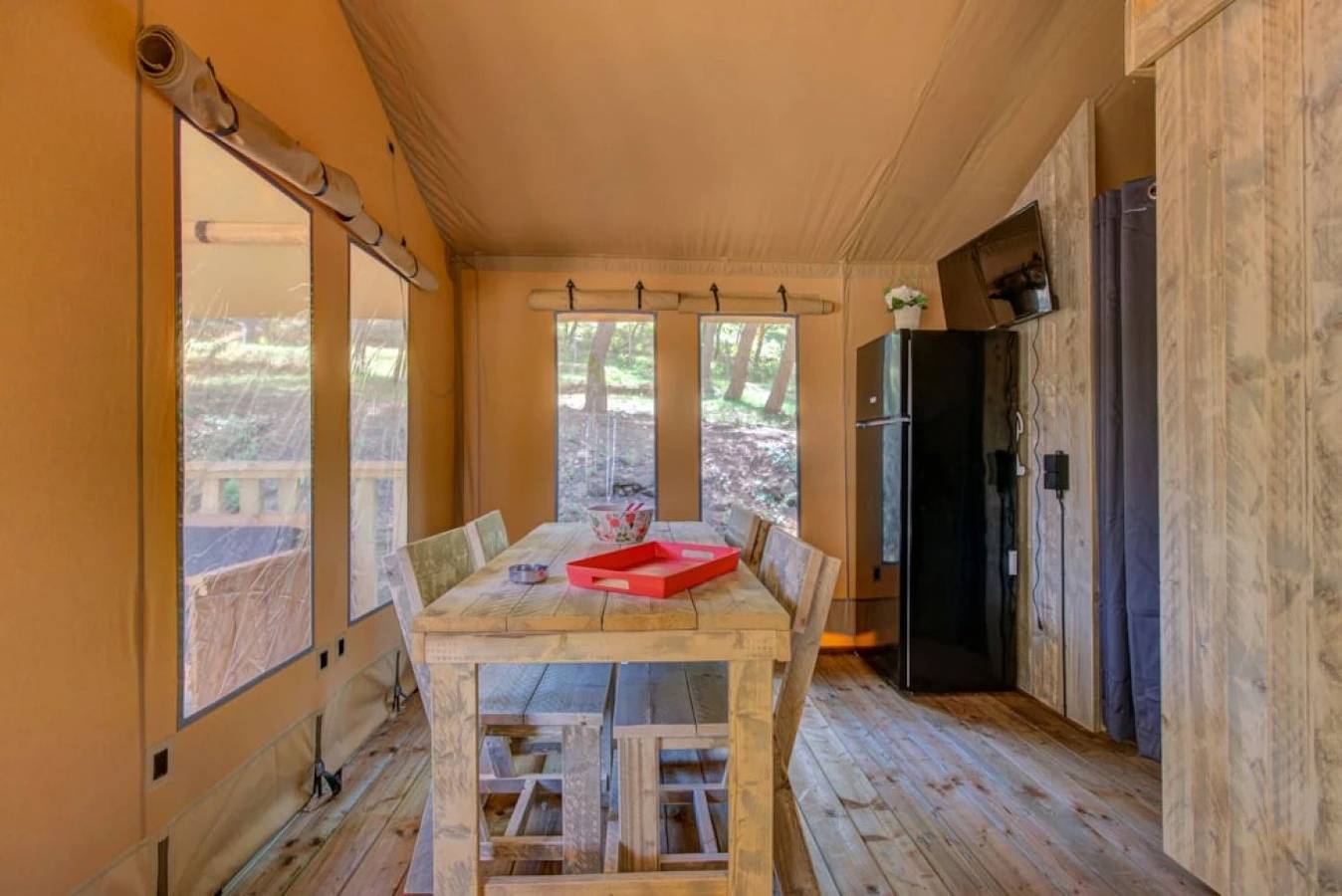 Zecamping 3 étoiles animé piscine chauffée locatif Tv 38m2 6 pers in Mondragon, Vaucluse