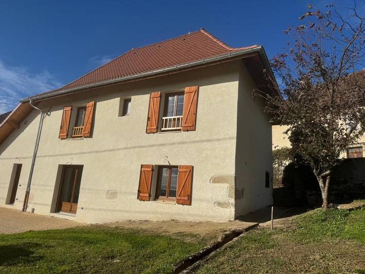 Location de vacances pour 6 personnes, avec jardin ainsi que vue et terrasse à Saint-Genix-sur-Guiers - 3