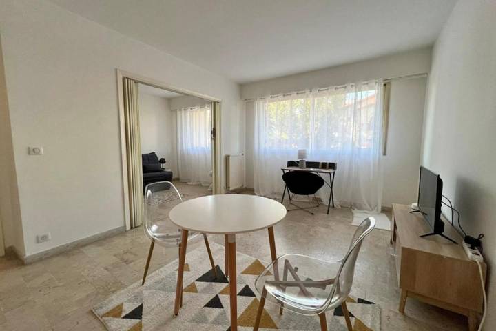 Gîte pour 2 personnes dans Office de Tourisme d'Antibes