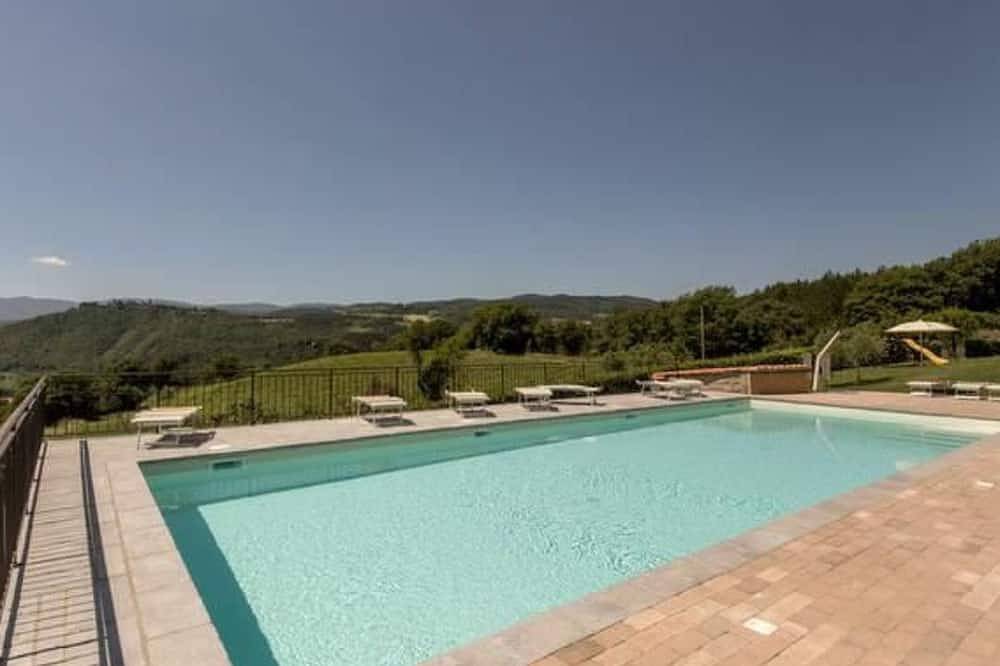 Magnolienhaus mit Pool zwischen Florenz und Arez in Pratovecchio, Pratovecchio Stia