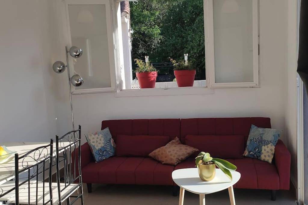 Appartement entier, Appartement 3 pièces avec terrasse au soleil in Le Thoronet, Région de Draguignan