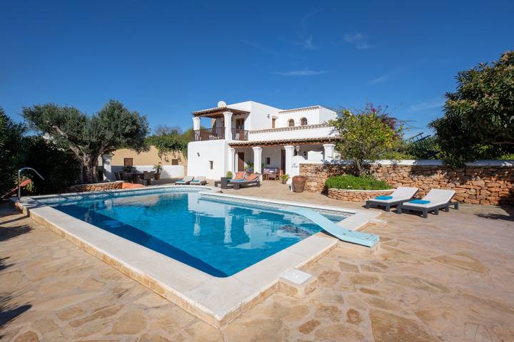 Villa pour 8 personnes, avec Balcon ainsi que Jacuzzi et Jardin à S'Argamassa