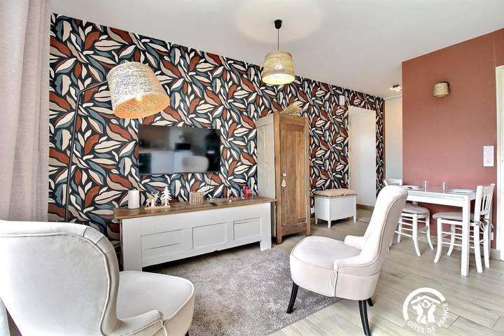 Gîte pour 2 personnes, avec Terrasse ainsi que Jardin et Vue à Néant-sur-Yvel