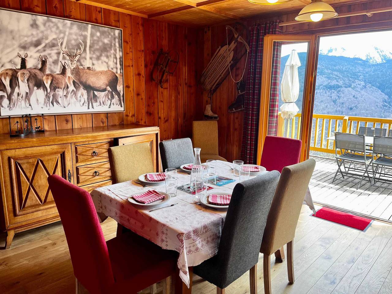 Chalet chaleureux à Ax-les-Thermes avec vue sur la montagne in Pyrénées