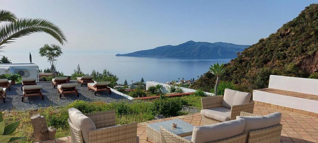 B&b per 2 persone, con Terrazza e Giardino nonché Panorama alle Isole Eolie