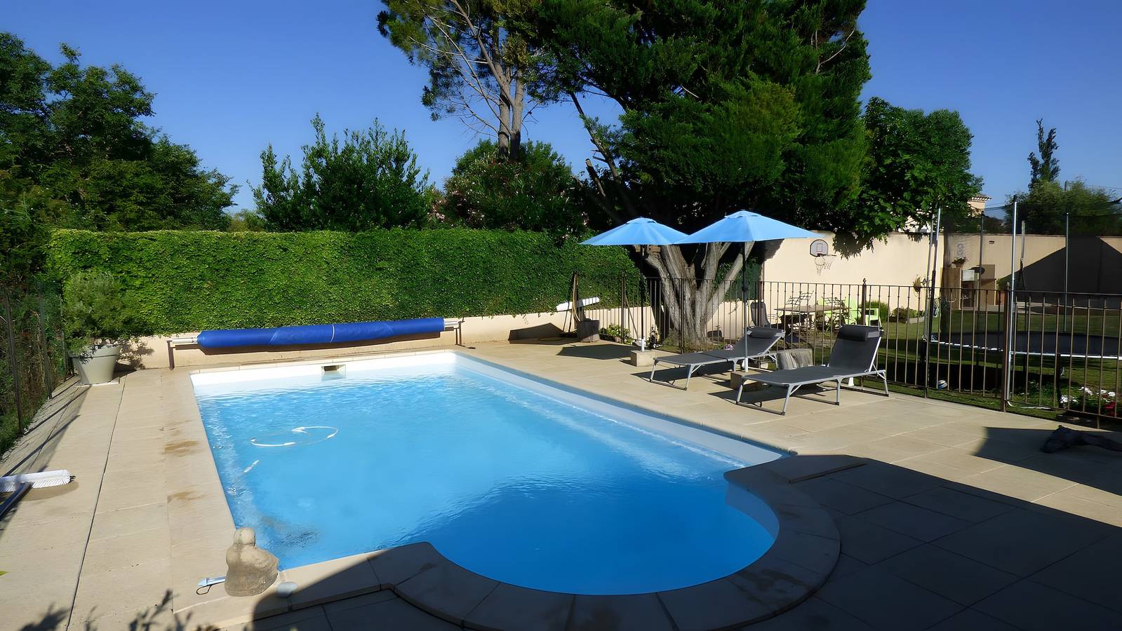 Bed & Breakfast 'Fleur De Garance' mit Gemeinschaftspool, privater Terrasse und Wlan in Le Thor, Vaucluse