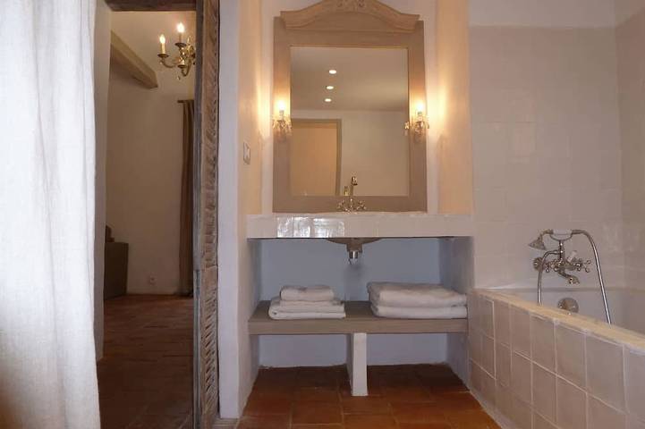 Location de vacances pour 3 personnes, avec jardin à Le Tholonet - 3