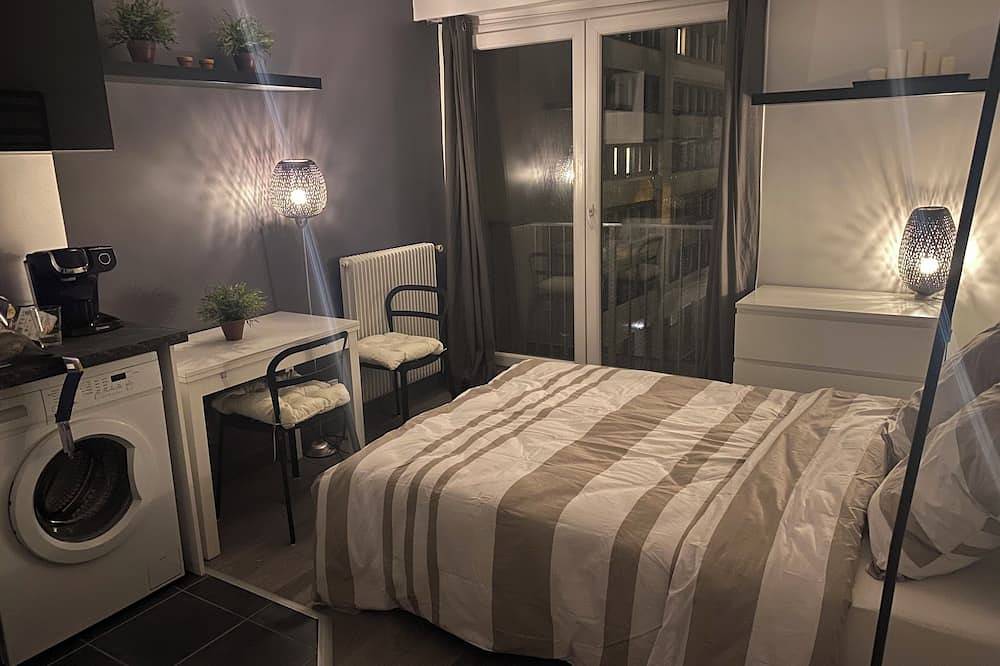Entire apartment, Apartment in Courbevoie in Courbevoie, Hauts-de-Seine