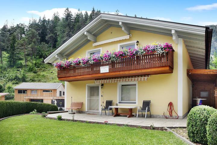 Ferienwohnung für 5 Personen, mit Balkon und Garten in Biberwier