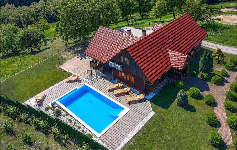  Geräumige 199 m² große Wohnung mit Pool, WLAN, Klimaanlage und Parkplatz in Bedenica, Zagreb und Umgebung