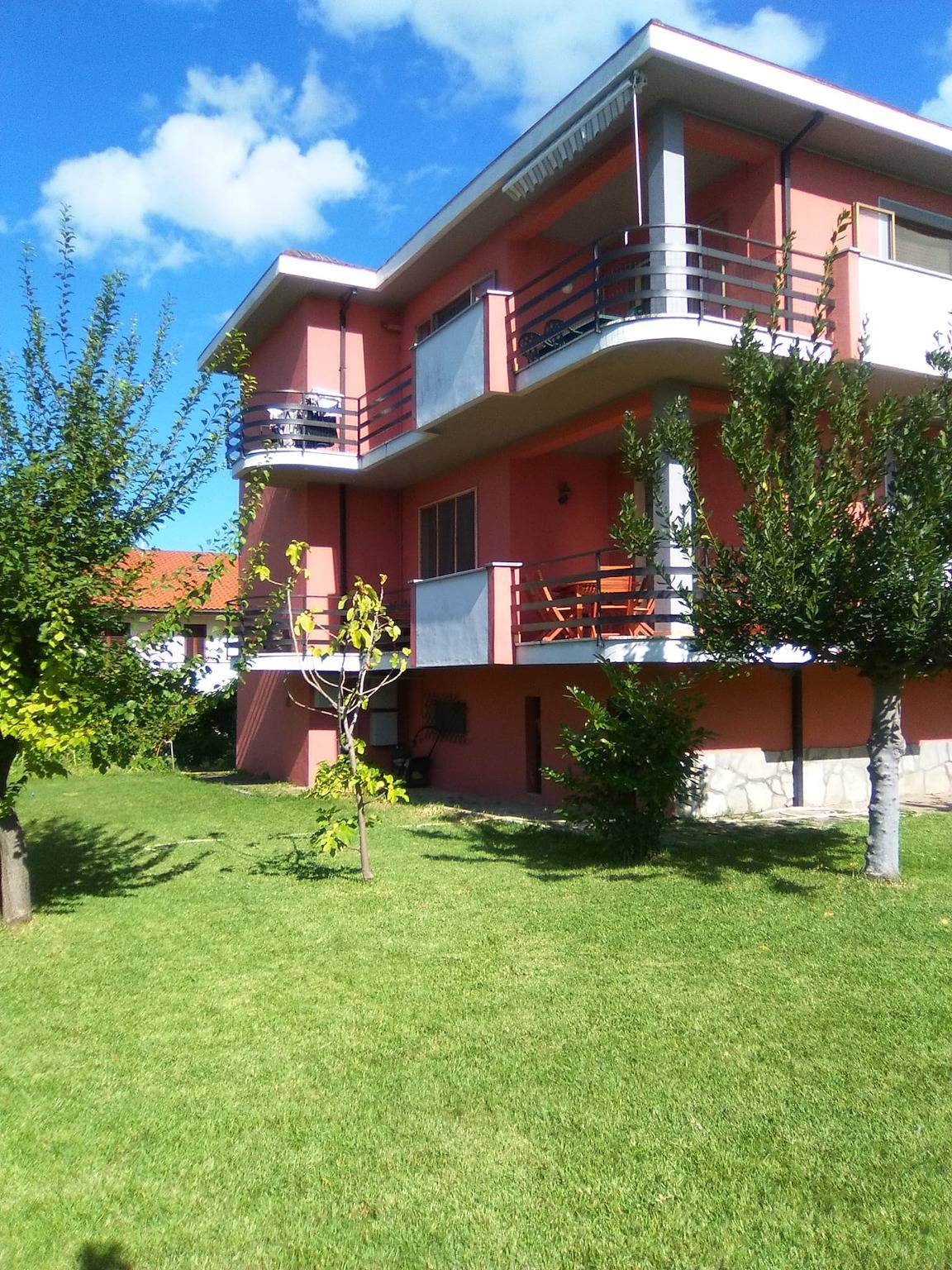Appartamento intero, Appartamento 'Casa Rosciano' con vista sulle montagne e giardino, animali domestici ammessi in Rosciano, Provincia di Pescara