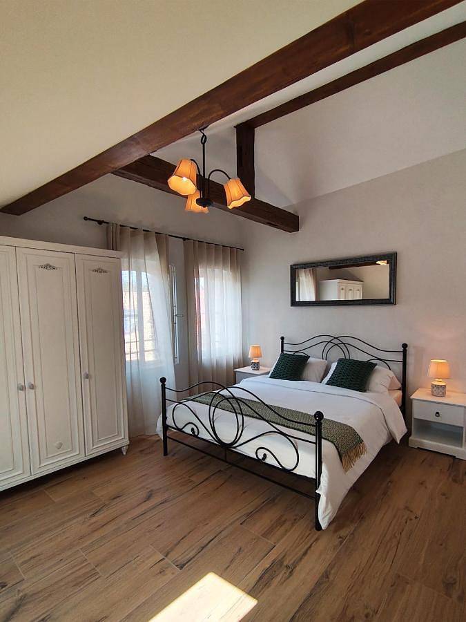 Gîte pour 3 personnes, avec terrasse à Aubonne - 2