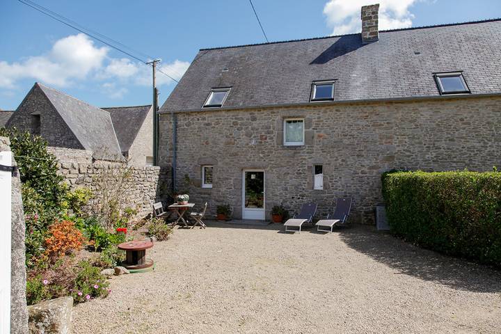 Gîte pour 5 personnes, avec terrasse et jardin