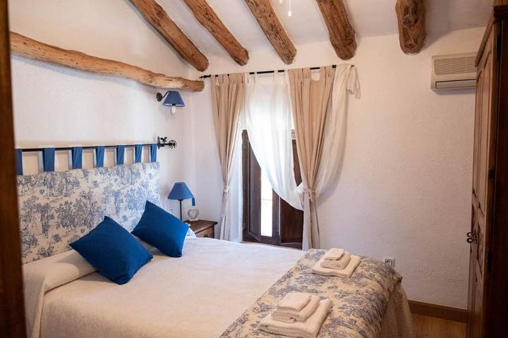 Casa rural para 5 personas, con Terraza y Jardín además de Piscina y Vistas en Navas de Estena - 4