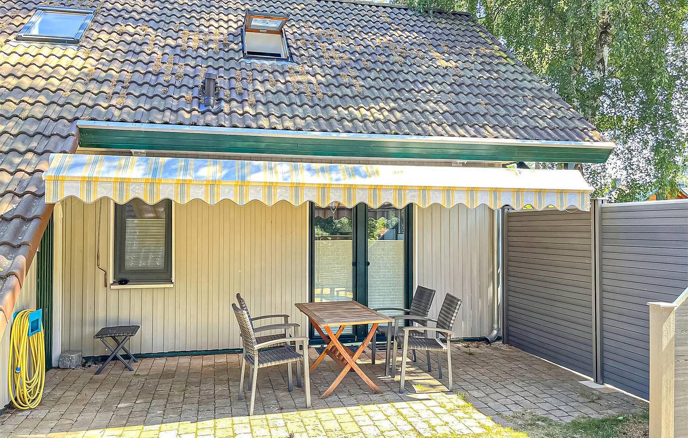 Ganze Ferienwohnung, Meerblick-Retreat mit Terrasse & Parkplatz, Fuhlendorf in Bodstedt, Fuhlendorf
