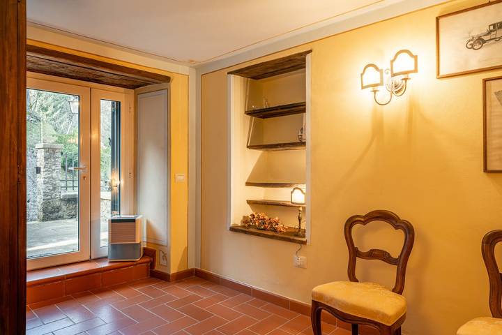 Holiday Apartment "Grillo Rosso Taverna" with Fireplace in Molazzana, Garfagnana