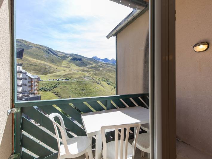 Gîte pour 6 personnes, avec Balcon/Terrasse et Balcon ainsi que Piscine et Sauna à Germ - 2