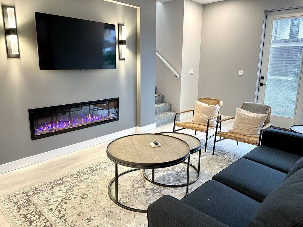 Parksville Sunrise Ridge Ocean Front Resort 2 bedroom 2.5 bath, Pool, hot tub! in Parksville, Regional District of Nanaimo