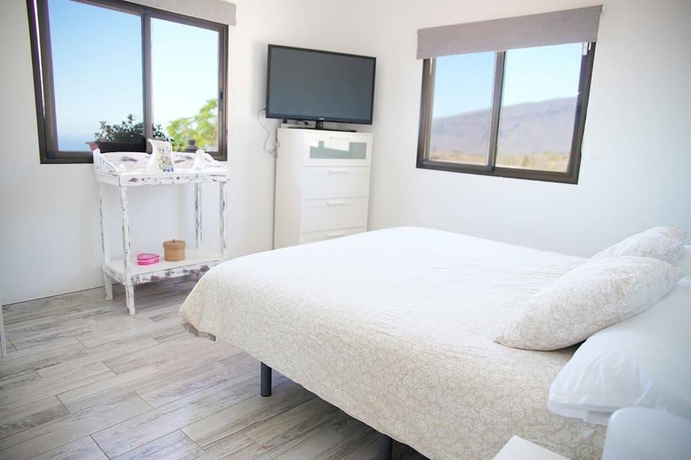 Villa con piscina climatizada cerca de la playa fantásticas vistas in Arafo, Arafo region