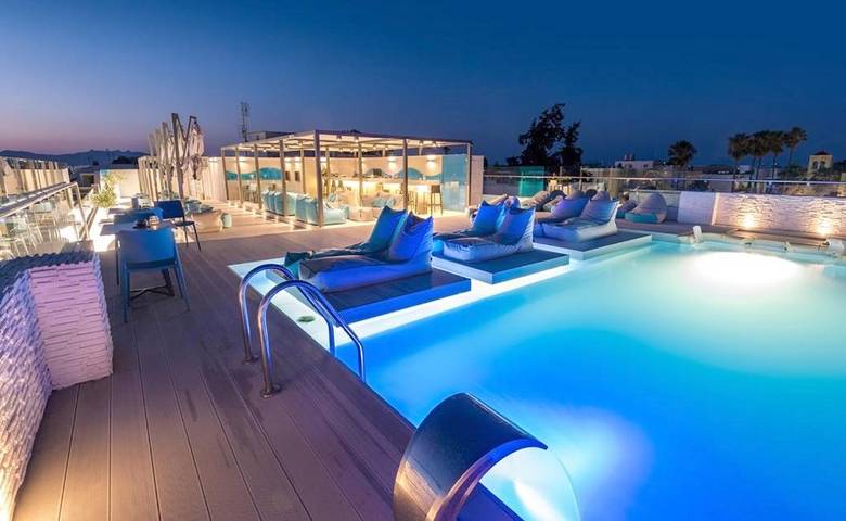 Hôtel pour 2 personnes, avec balcon et piscine, adapté aux familles dans Cos Ville - 4