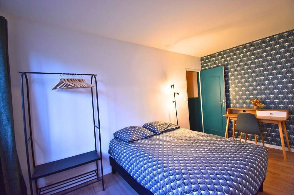 Entire apartment, Aur'Coloré Paris - Comfort & Charm at the Gateway to the City in Aubervilliers, Seine-Saint-Denis