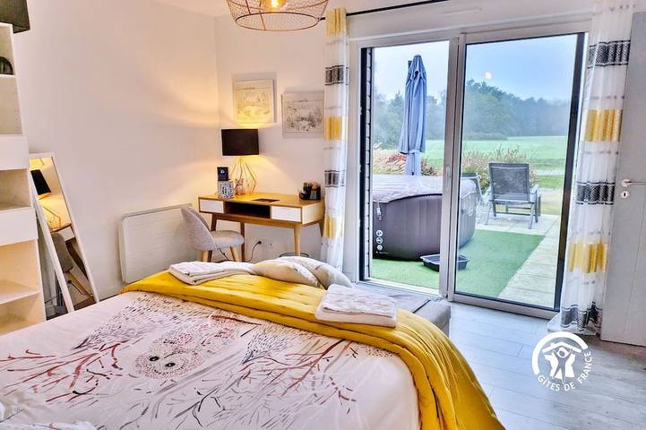 Gîte pour 6 personnes, avec jardin et jacuzzi à Hambers