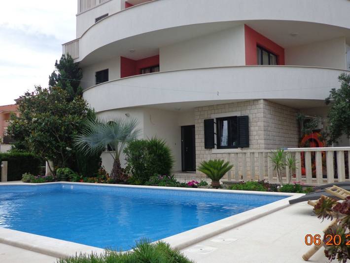 Ferienwohnung für 2 Personen, mit Balkon und Terrasse sowie Garten und Pool in Pula-Medulin