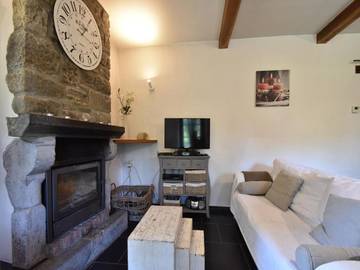 Gîte pour 3 personnes, avec jacuzzi ainsi que jardin et terrasse à Clavier