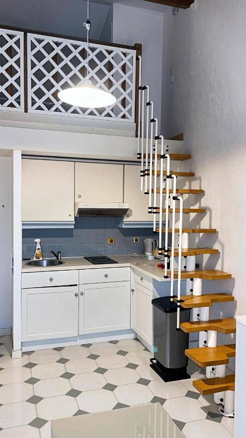 Gîte pour 2 personnes, avec vue et terrasse dans Gare D Antibes - 3