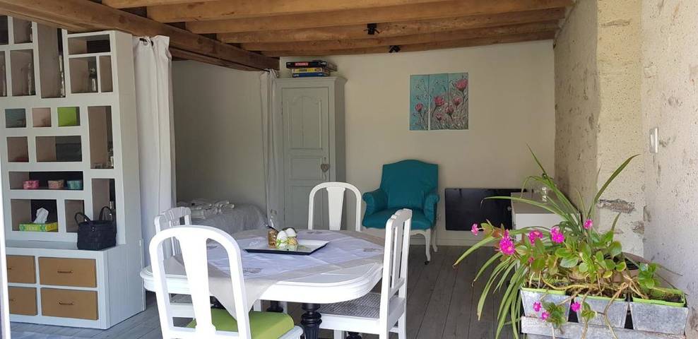 Location de vacances pour 4 personnes, avec vue et jardin à Saint-Branchs - 3