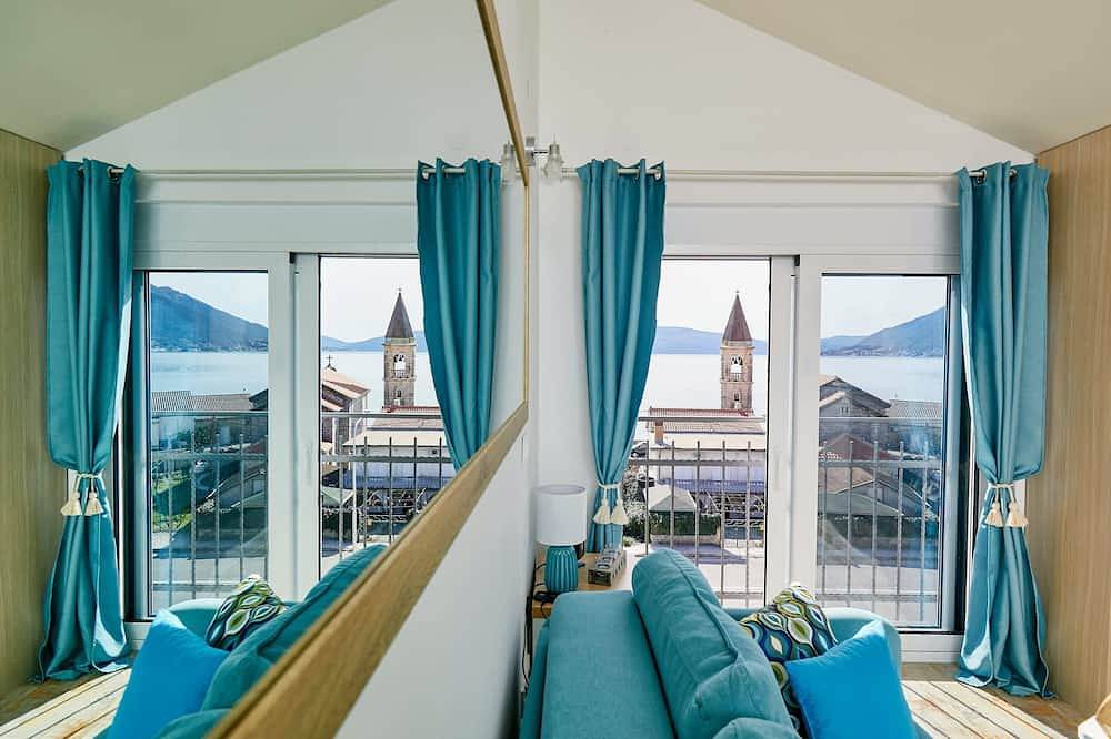 Ganze Wohnung, ❤️Bayview Studio & Parkplatz Panorama Meerblick 50% Rabatt idealer freiberuflicher Hub in Tivat, Boka Kotorska
