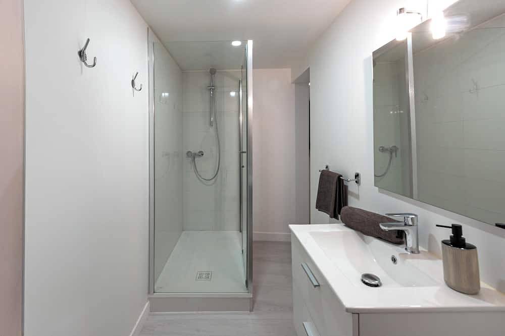 Appartement entier, Studio Le Coquet : lumineux et confortable en plein centre-ville- Grand lit in Lannion, Ceinture Dorée