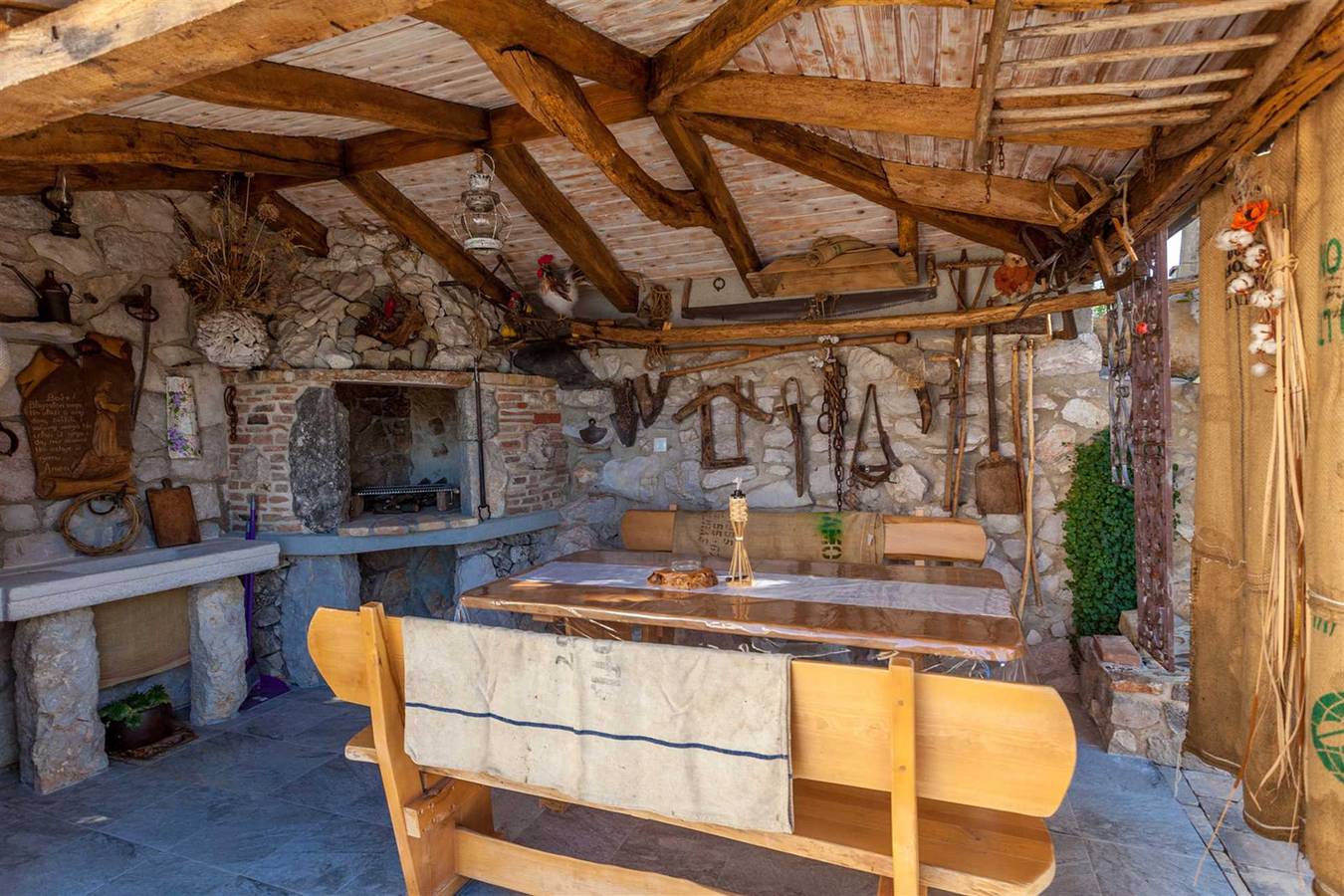 Rustikales Steinhaus Villa Dunatić mit privatem Pool in Županje, Silo (Krk)