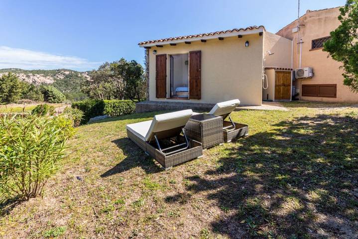 Ganze Wohnung, Ferienwohnung für 2 Personen mit Garten in Baja Sardinia, Arzachena