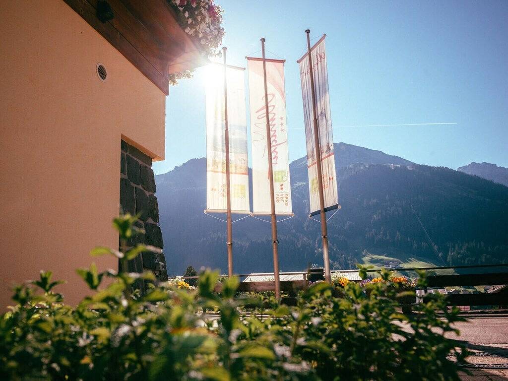 Wohnung in Mittelberg mit Schwimmbecken in Mittelberg, Kleinwalsertal