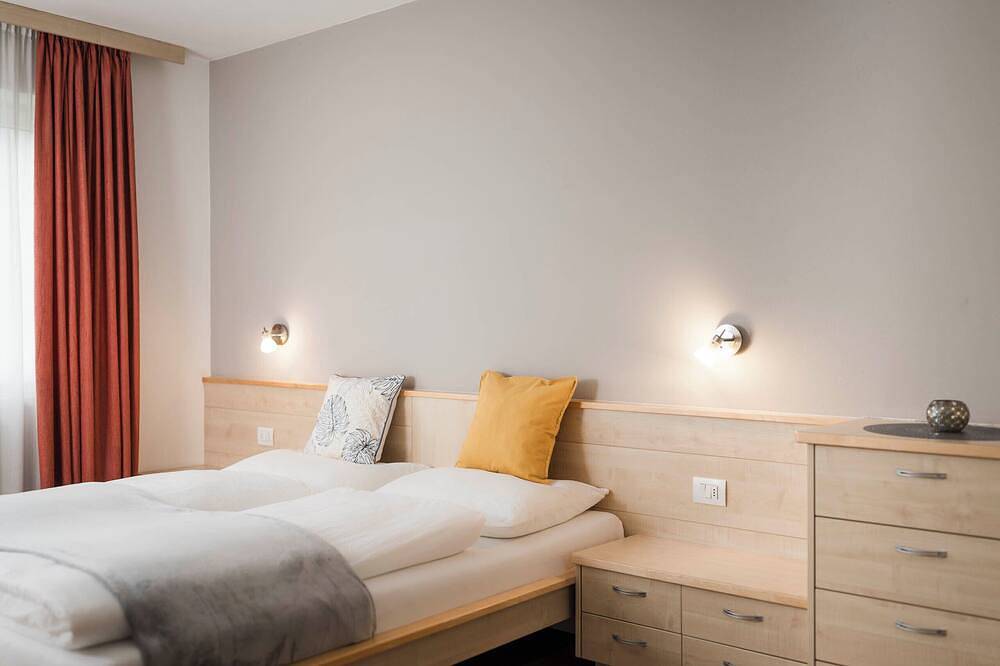 Ganze Wohnung, Weinberg Apartments mit herrlichem Ausblick u. Brixen Südtirol Guest Pass in Raas, Natz-Schabs
