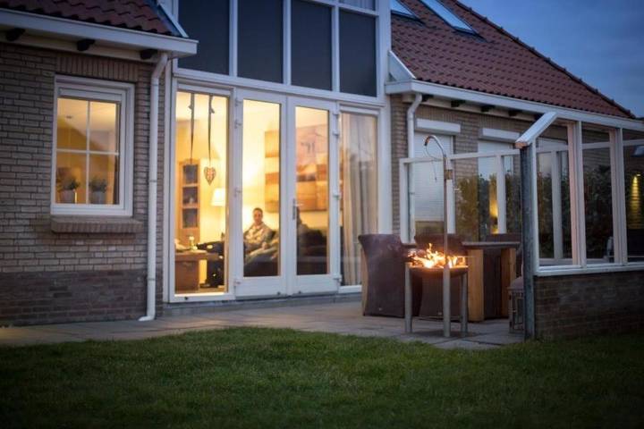 Vakantieappartement voor 23 personen, met terras en sauna in Hollum